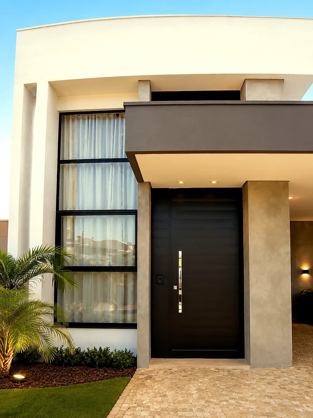 Porta pivotante de alumínio com acabamento premium — modelo 4